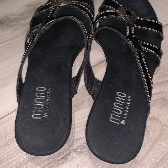 🐾 Munro Black Chloe sandals sz 8.5 N - Picture 4 of 6